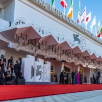 scatti nel primo giorno, 2 settembre 2026, della 83 Mostra Internazionale d'Arte Cinematografica a Venezia
